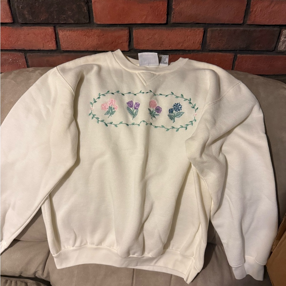 Elegant Floral Embroidered Cream Sweater